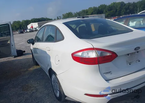 2015 Ford Fiesta S z USA, uszkodzony, nr VIN 3FADP4AJ2FM152630